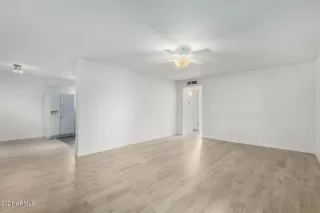 Photo #6: 6287725 Listing