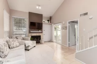 Photo #5: 6287919 Listing