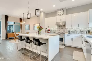 Photo #2: 6288229 Listing