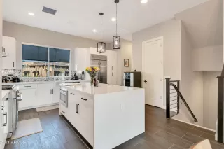 Photo #3: 6288229 Listing