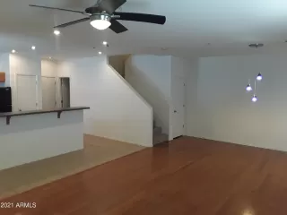 Photo #4: 6289434 Listing