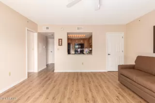 Photo #5: 6289883 Listing
