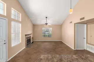 Photo #5: 6289958 Listing