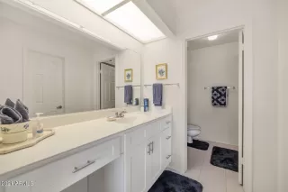 Photo #4: 6290105 Listing