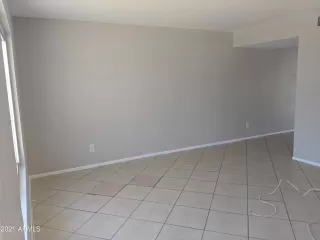 Photo #4: 6290345 Listing