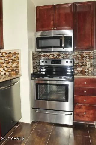 Photo #6: 6290701 Listing