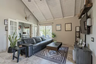 Photo #4: 6290911 Listing