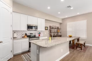 Photo #6: 6290988 Listing 