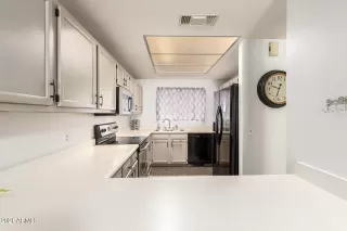 Photo #4: 6291047 Listing