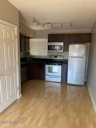 Photo #4: 6292104 Listing