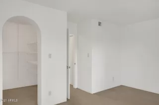 Photo #5: 6292690 Listing