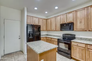 Photo #4: 6292983 Listing