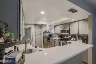 Photo #4: 6293256 Listing