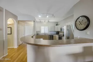 Photo #4: 6293505 Listing