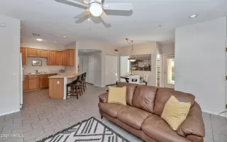 Photo #6: 6293835 Listing