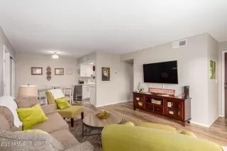 Photo #3: 6295038 Listing