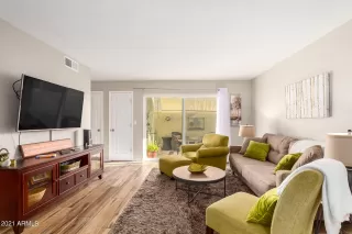 Photo #4: 6295038 Listing