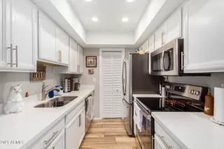 Photo #6: 6295038 Listing