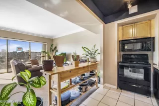 Photo #4: 6295122 Listing