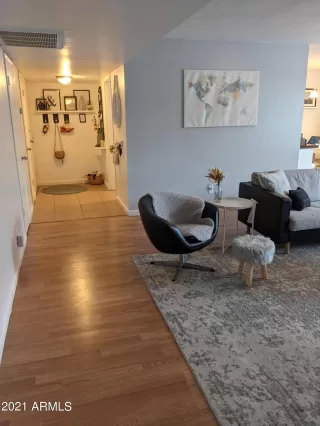 Photo #4: 6295249 Listing