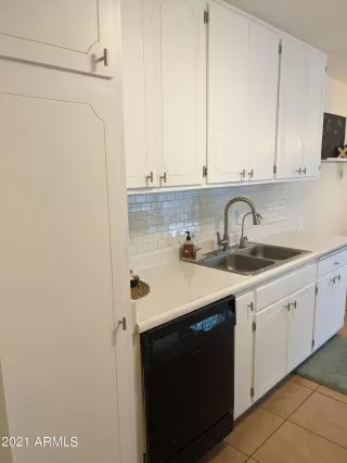 Photo #5: 6295249 Listing