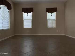 Photo #5: 6295626 Listing