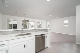 Photo #6: 6295903 Listing 