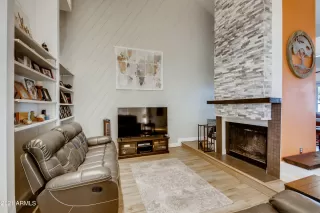 Photo #5: 6295986 Listing