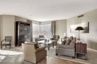 Photo #3: 6296070 Listing