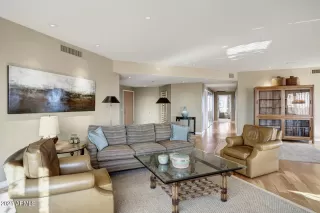 Photo #5: 6296070 Listing