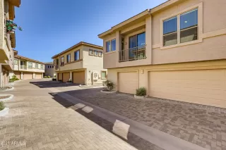 Photo #2: 6296189 Listing 