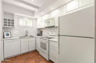 Photo #5: 6296240 Listing