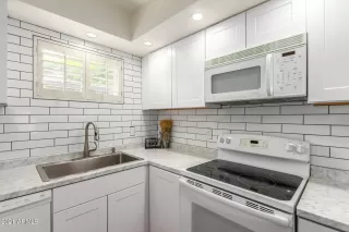 Photo #6: 6296240 Listing