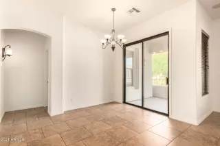 Photo #5: 6296303 Listing