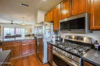 Photo #5: 6296426 Listing