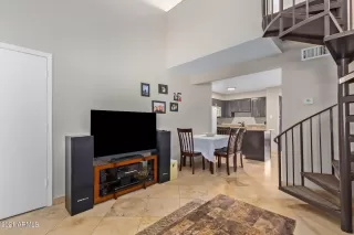 Photo #5: 6296481 Listing