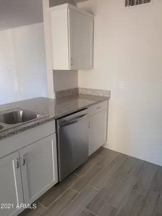 Photo #6: 6296526 Listing