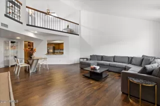 Photo #2: 6296912 Listing