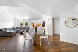 Photo #5: 6296912 Listing