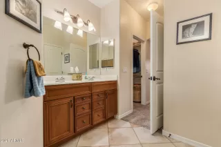 Photo #5: 6296926 Listing