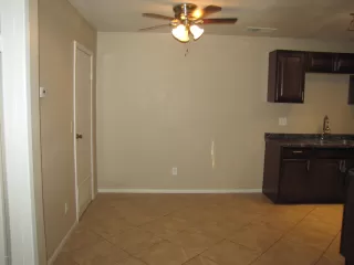 Photo #4: 6297284 Listing