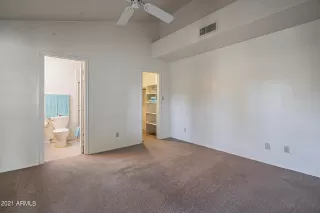 Photo #5: 6298099 Listing