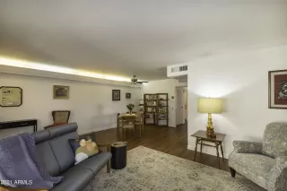 Photo #6: 6298261 Listing