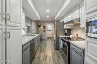 Photo #5: 6298555 Listing