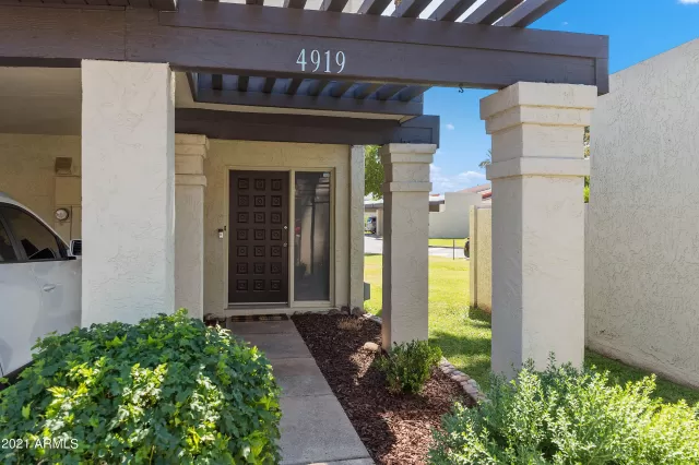 MLS: 6298725 Condo For Sale
