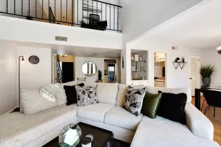 Photo #2: 6298725 Listing