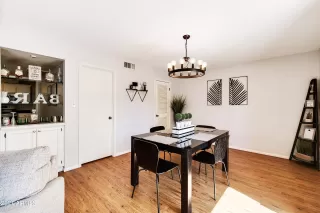 Photo #4: 6298725 Listing