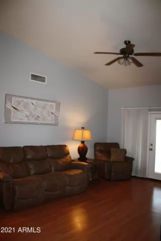 Photo #3: 6299077 Listing 