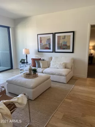 Photo #6: 6299099 Listing
