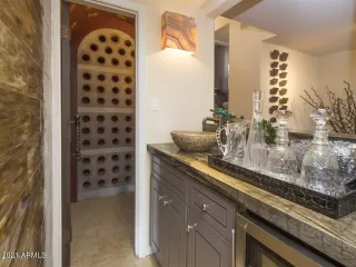 Photo #6: 6299208 Listing